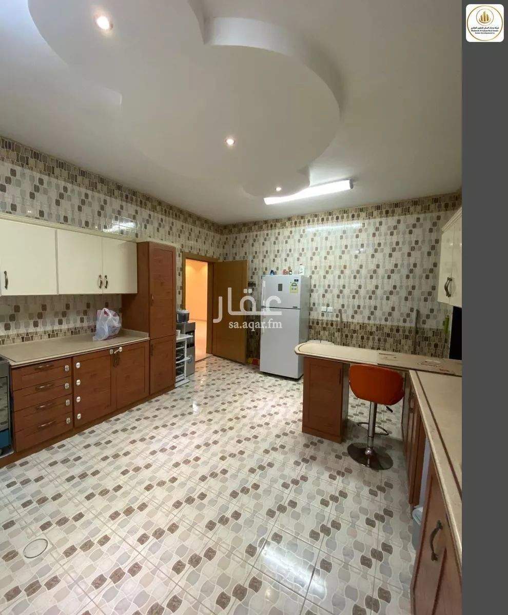 فيلا 8 غرف في ظهرة لبن 10