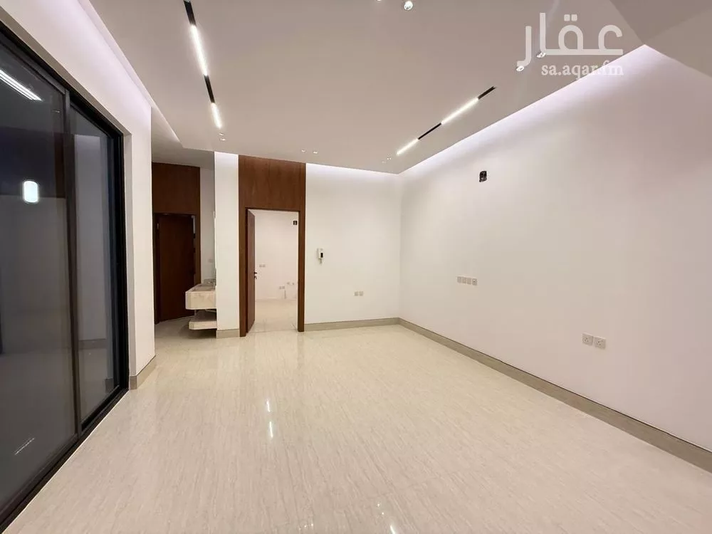6 bedroom villa in Al Mahdiyyah 4