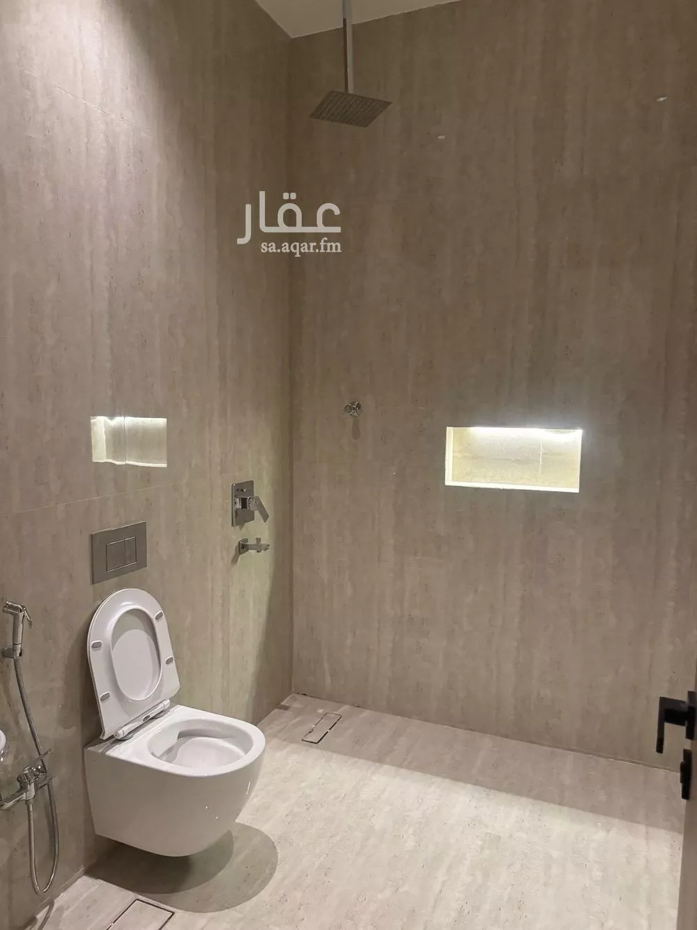 5 bedroom villa in Al Mahdiyyah 17