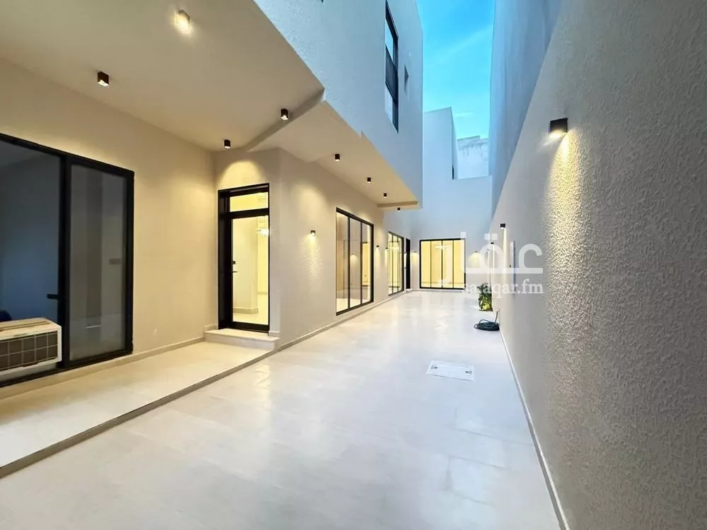 5 bedroom villa in Al Mahdiyyah 16