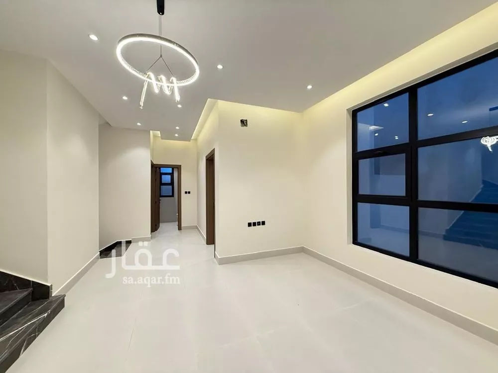 5 bedroom villa in Al Mahdiyyah 17