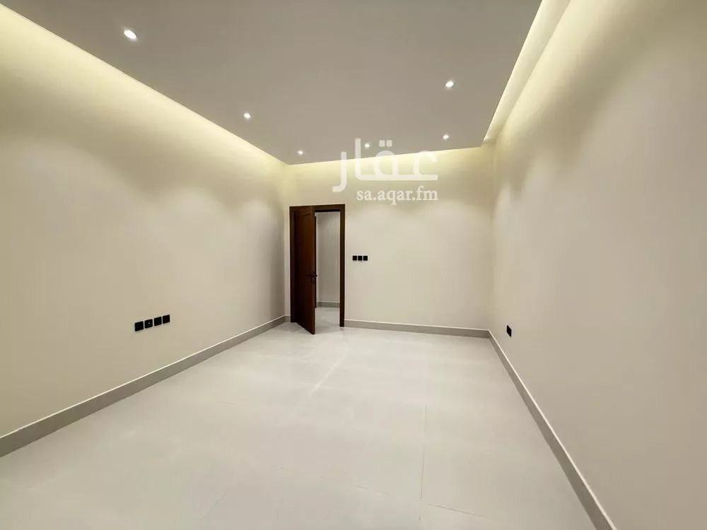5 bedroom villa in Al Mahdiyyah 20