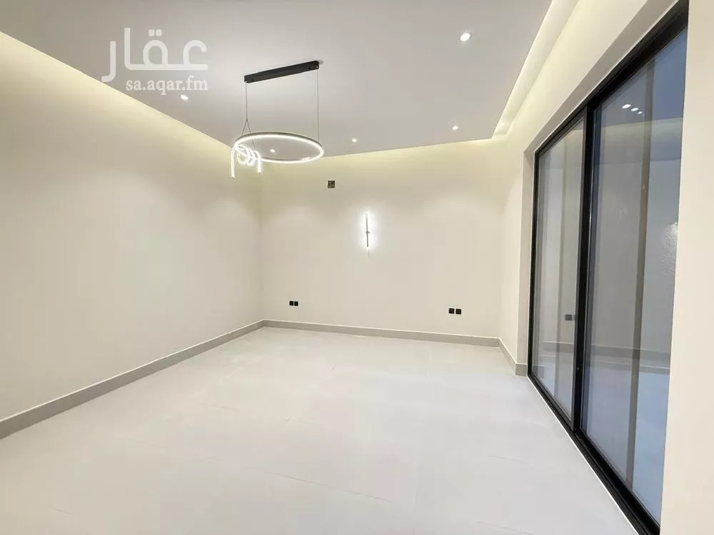 5 bedroom villa in Al Mahdiyyah 3