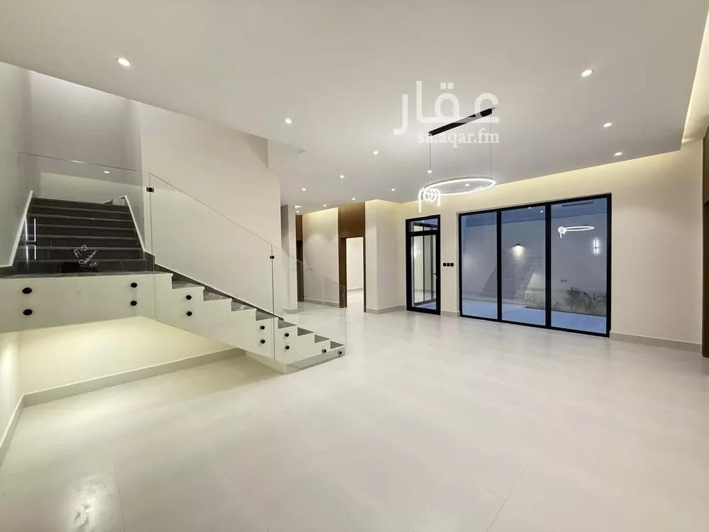 5 bedroom villa in Al Mahdiyyah 4