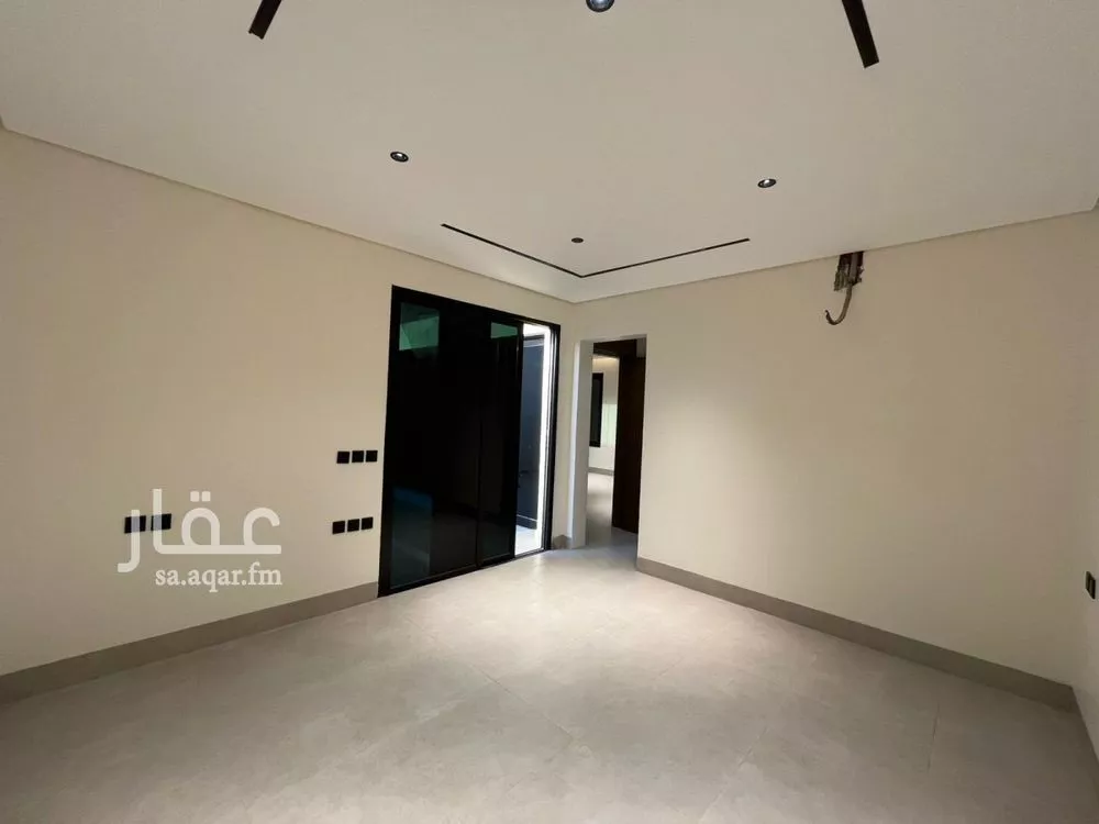 5 bedroom villa in Al Mahdiyyah 6