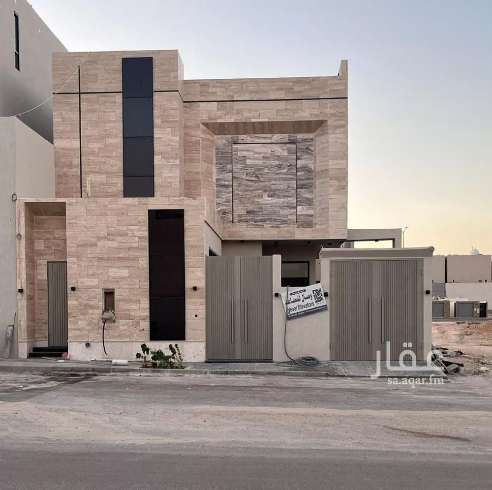 5 bedroom villa in Al Mahdiyyah 2