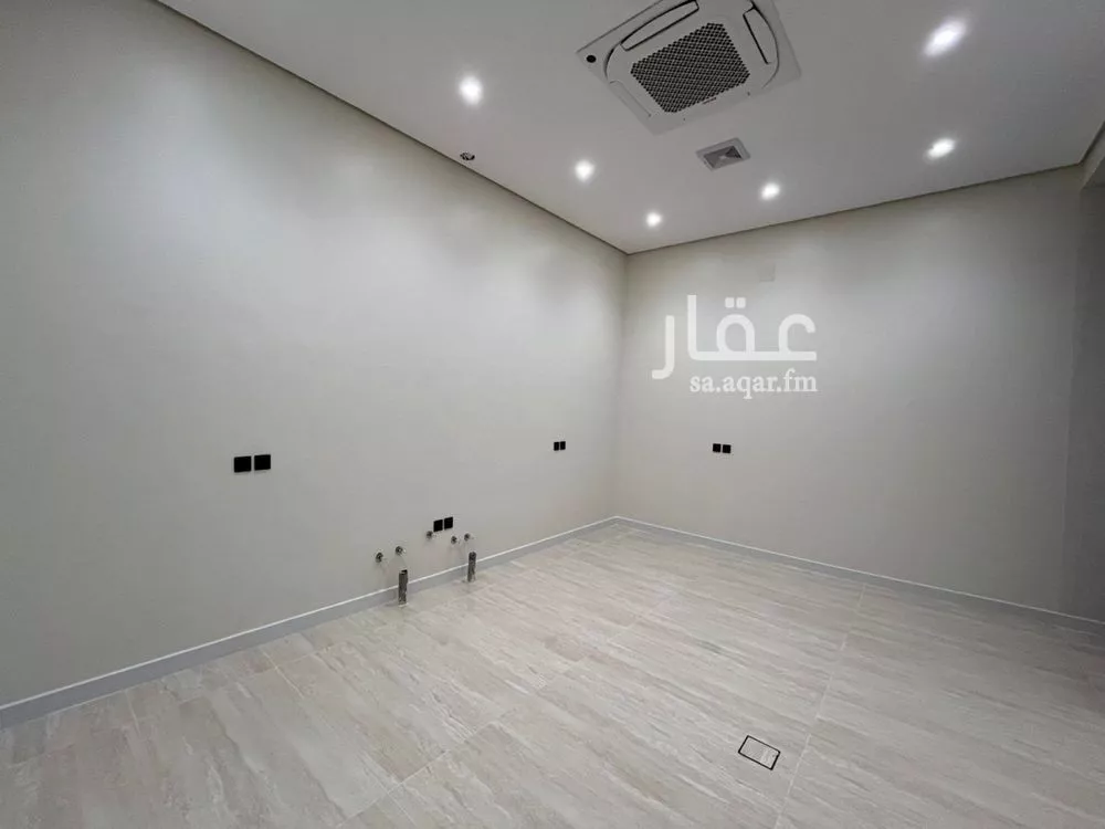 5 bedroom villa in Al Mahdiyyah 12