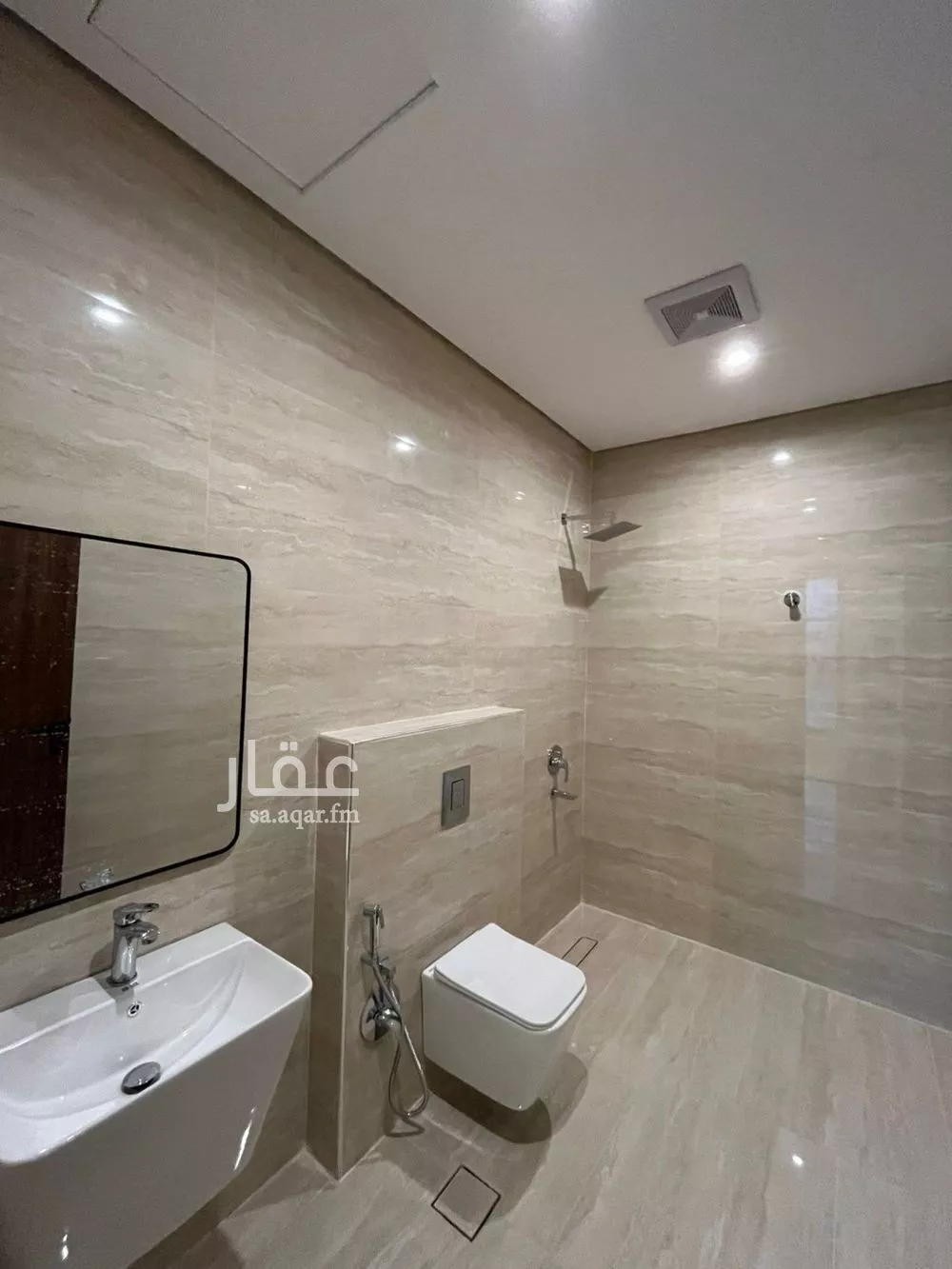 5 bedroom villa in Al Mahdiyyah 18