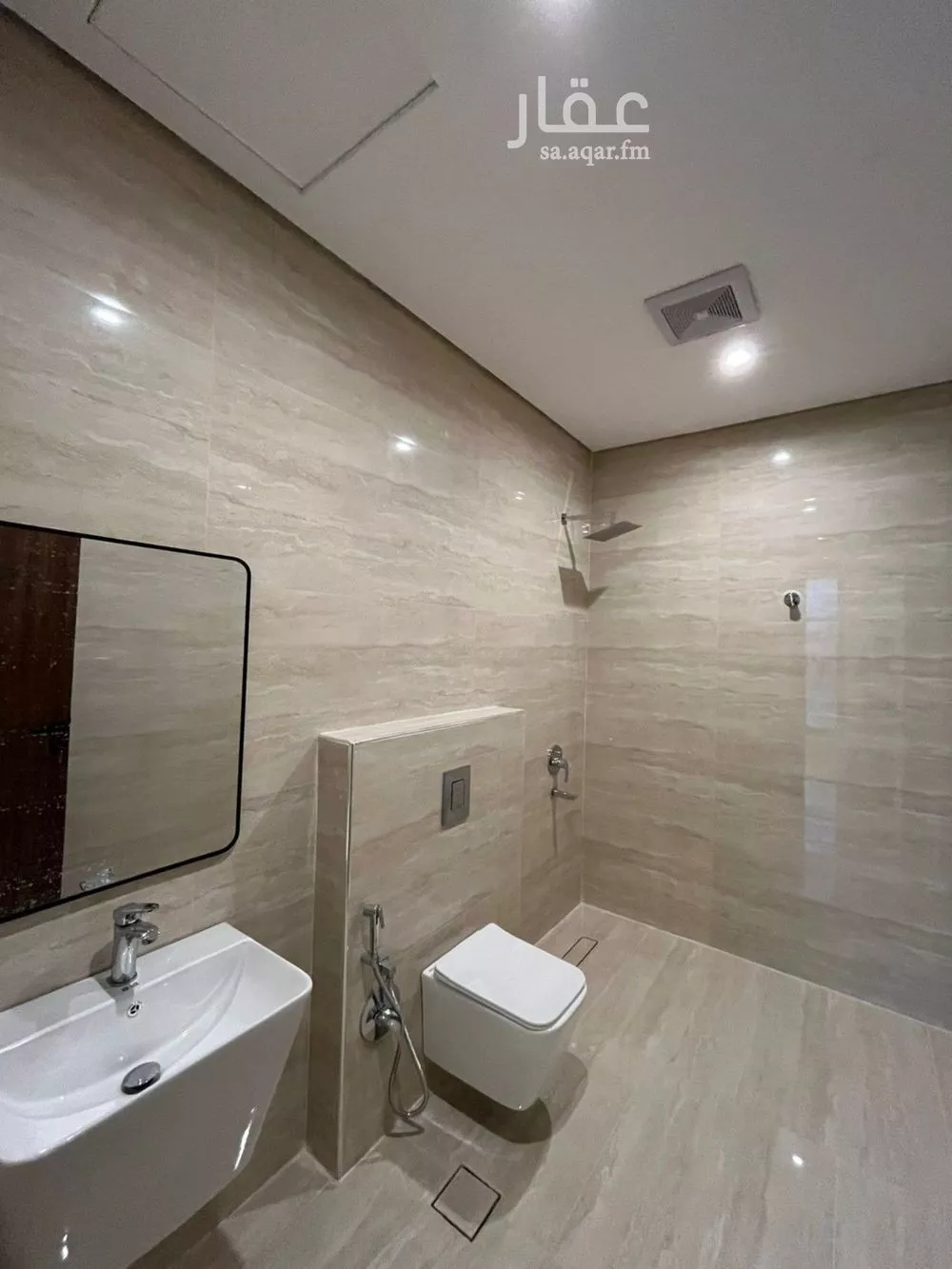 5 bedroom villa in Al Mahdiyyah 10