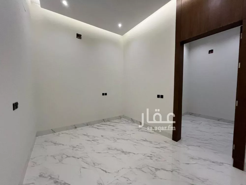4 bedroom villa in Al Mahdiyyah 16