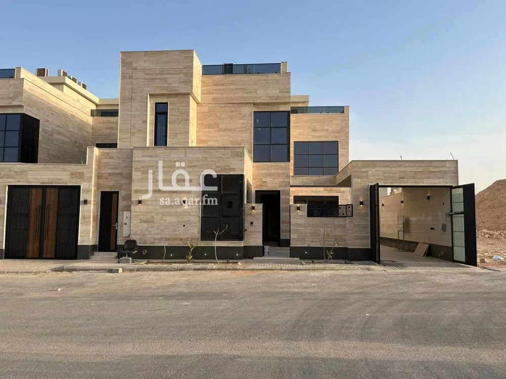 4 bedroom villa in Al Mahdiyyah 4