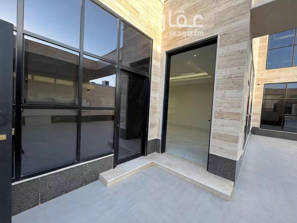 4 bedroom villa in Al Mahdiyyah 10