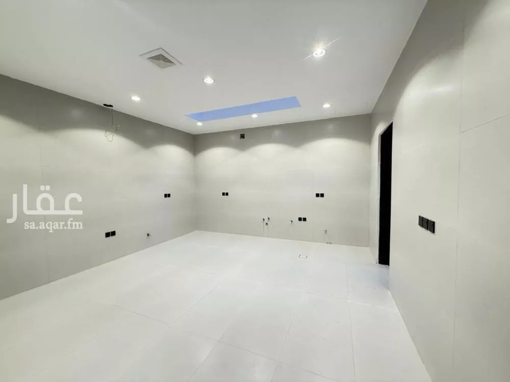 5 bedroom villa in Al Mahdiyyah 14