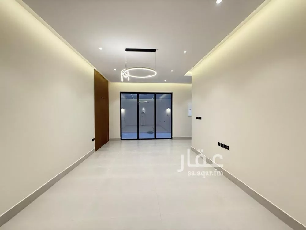 5 bedroom villa in Al Mahdiyyah 4