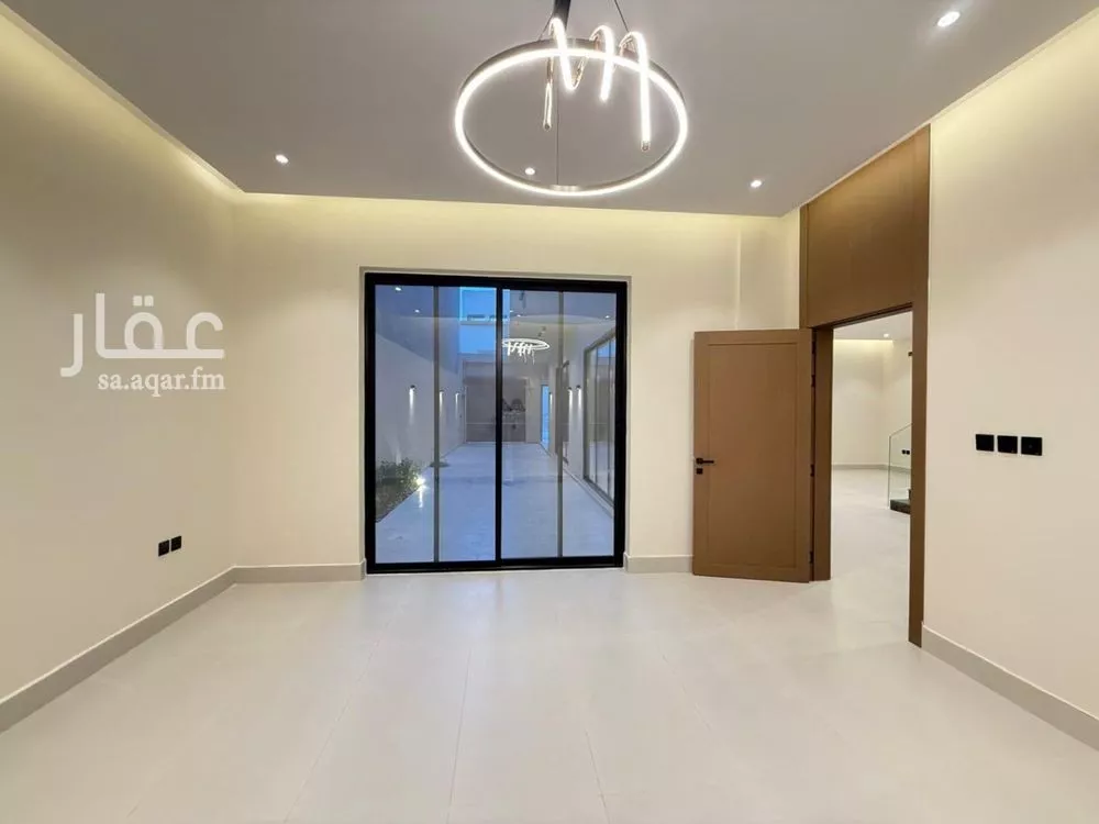 5 bedroom villa in Al Mahdiyyah 9