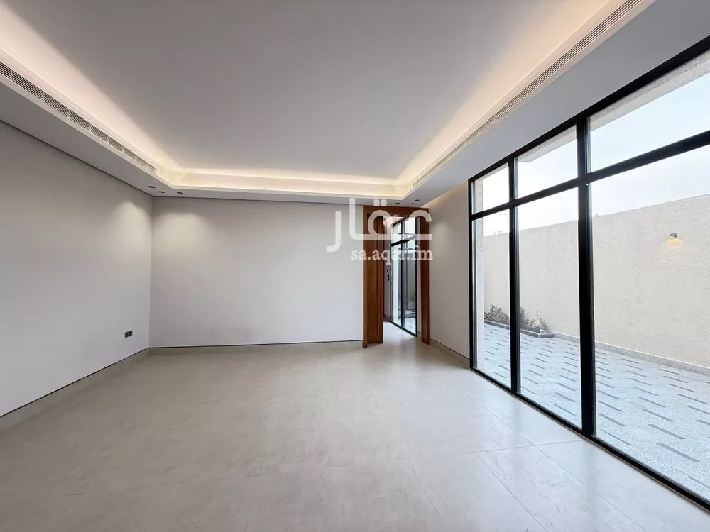5 bedroom villa in Al Mahdiyyah 11