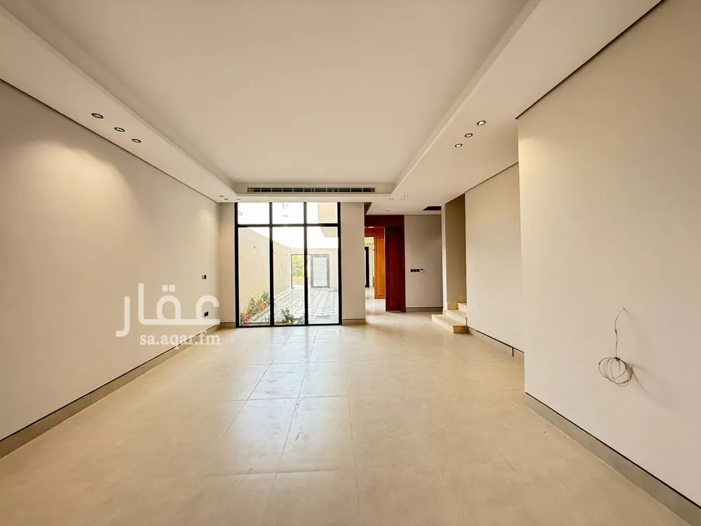 5 bedroom villa in Al Mahdiyyah 12