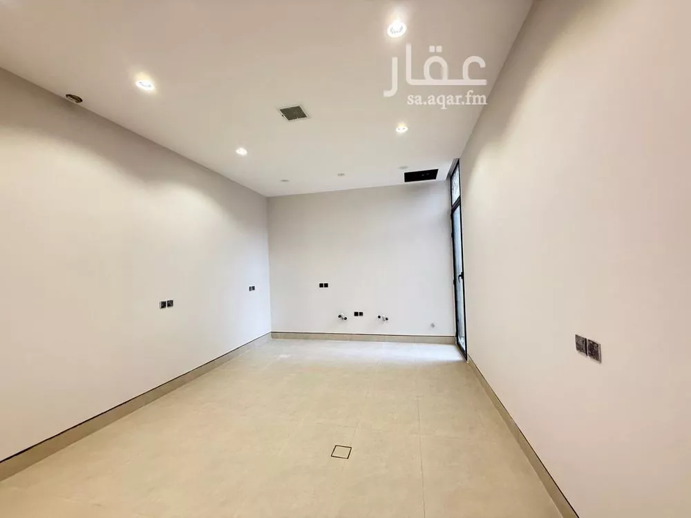 5 bedroom villa in Al Mahdiyyah 13