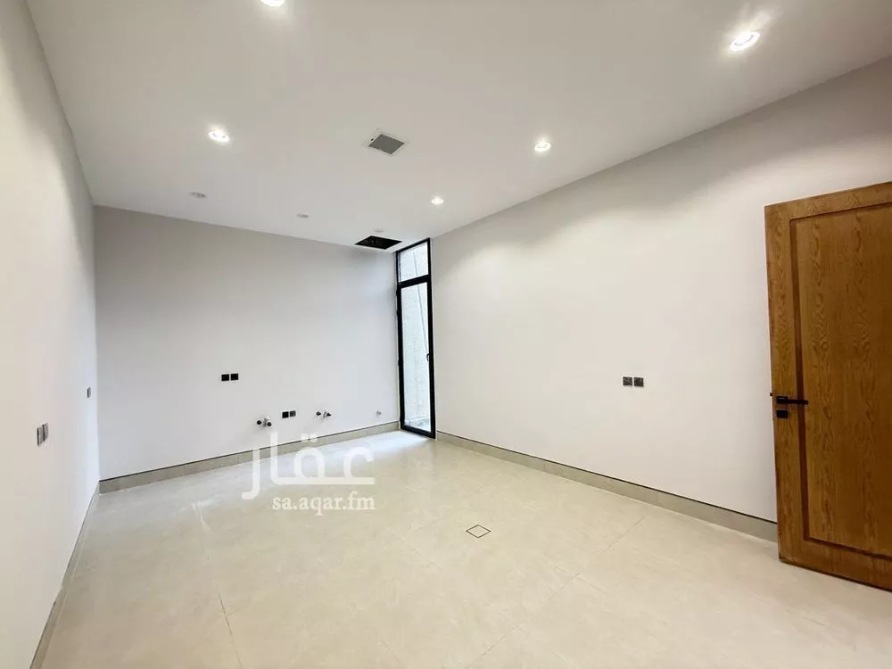 5 bedroom villa in Al Mahdiyyah 16