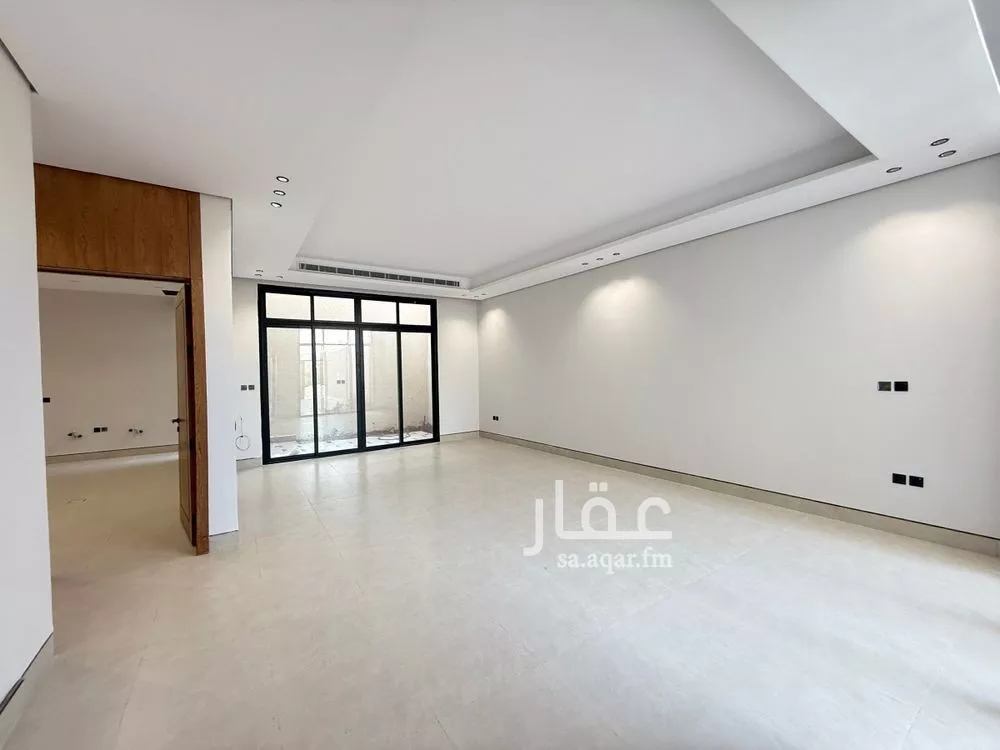 5 bedroom villa in Al Mahdiyyah 7