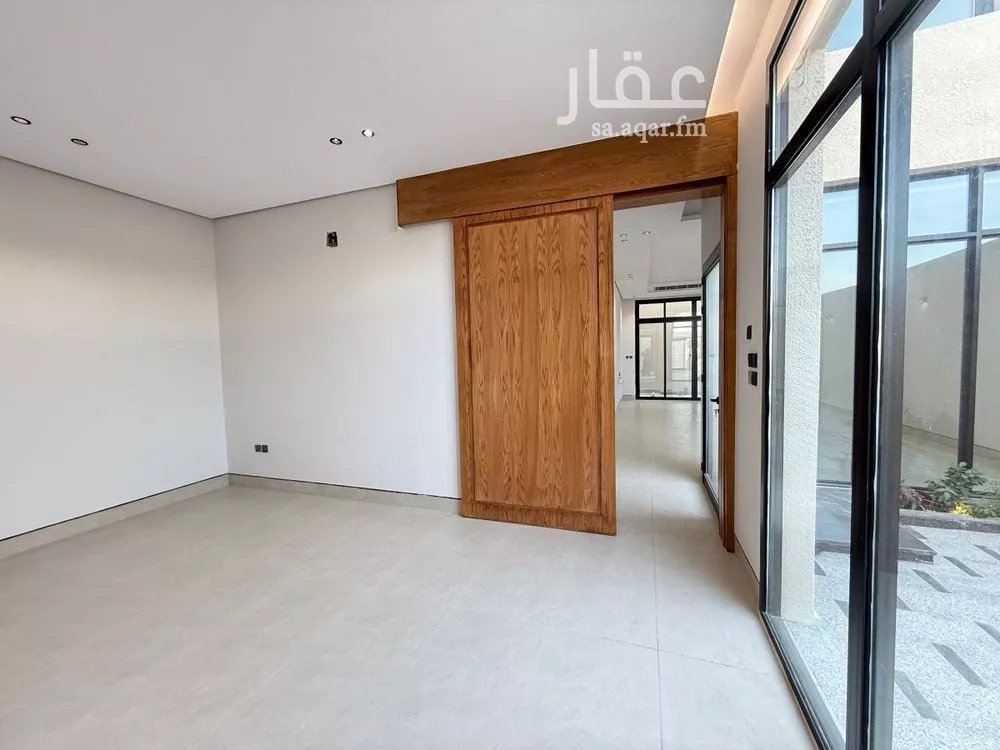 5 bedroom villa in Al Mahdiyyah 8