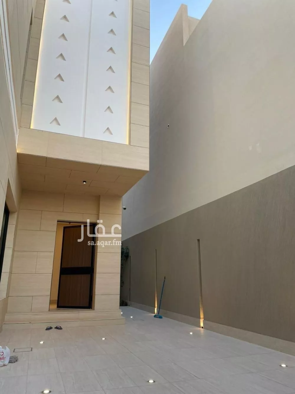 5 bedroom villa in Al Mahdiyyah 2