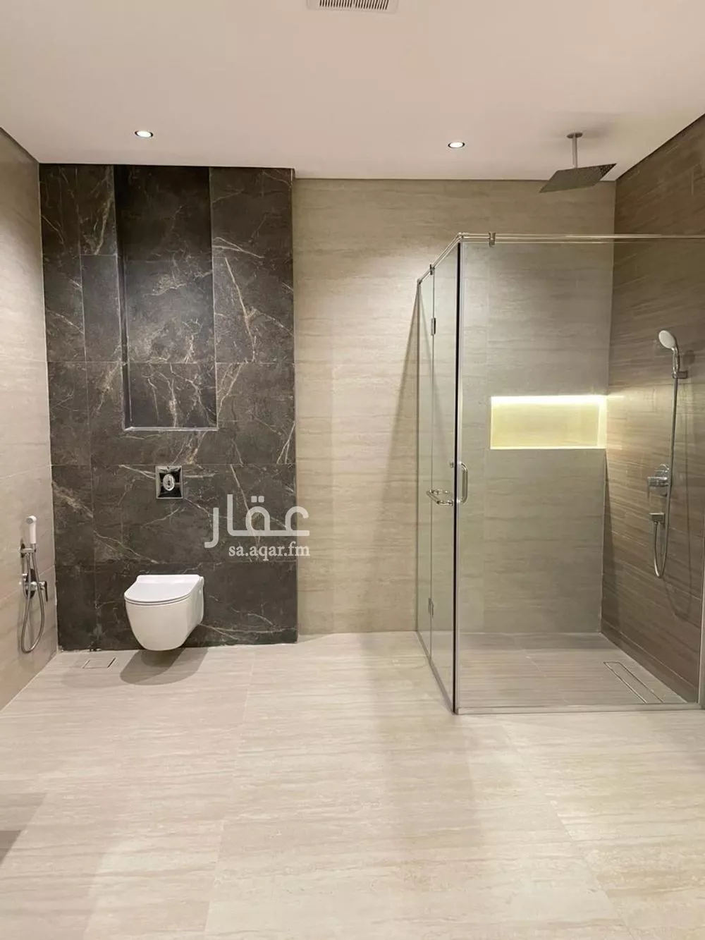 5 bedroom villa in Al Mahdiyyah 3