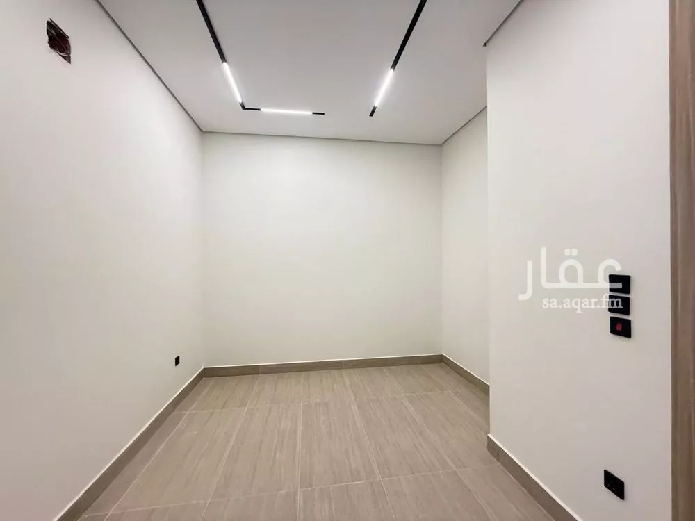 5 bedroom villa in Al Mahdiyyah 3