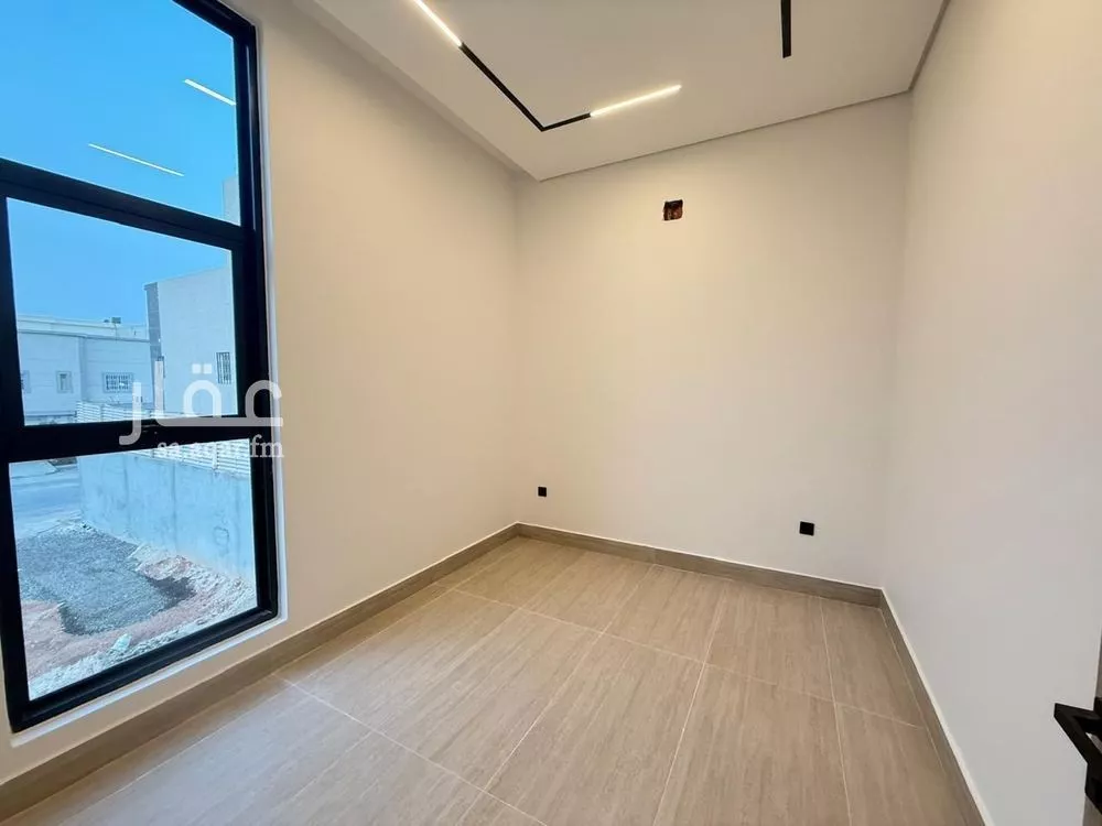 5 bedroom villa in Al Mahdiyyah 6