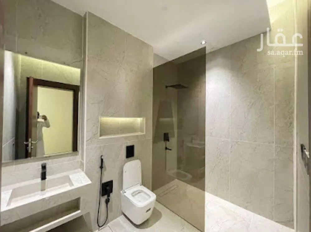 5 bedroom villa in Al Mahdiyyah 6