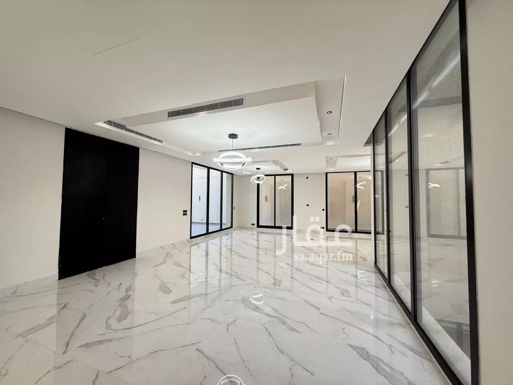 6 bedroom villa in Al Mahdiyyah 9