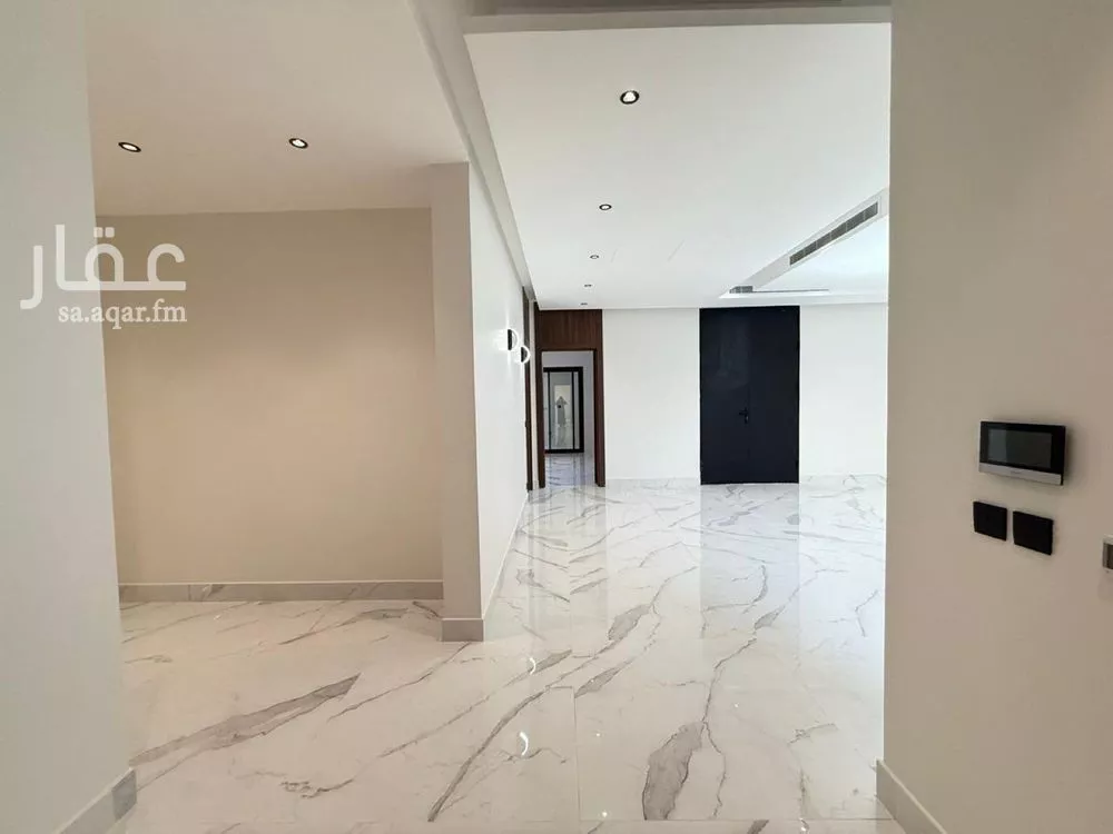 6 bedroom villa in Al Mahdiyyah 10
