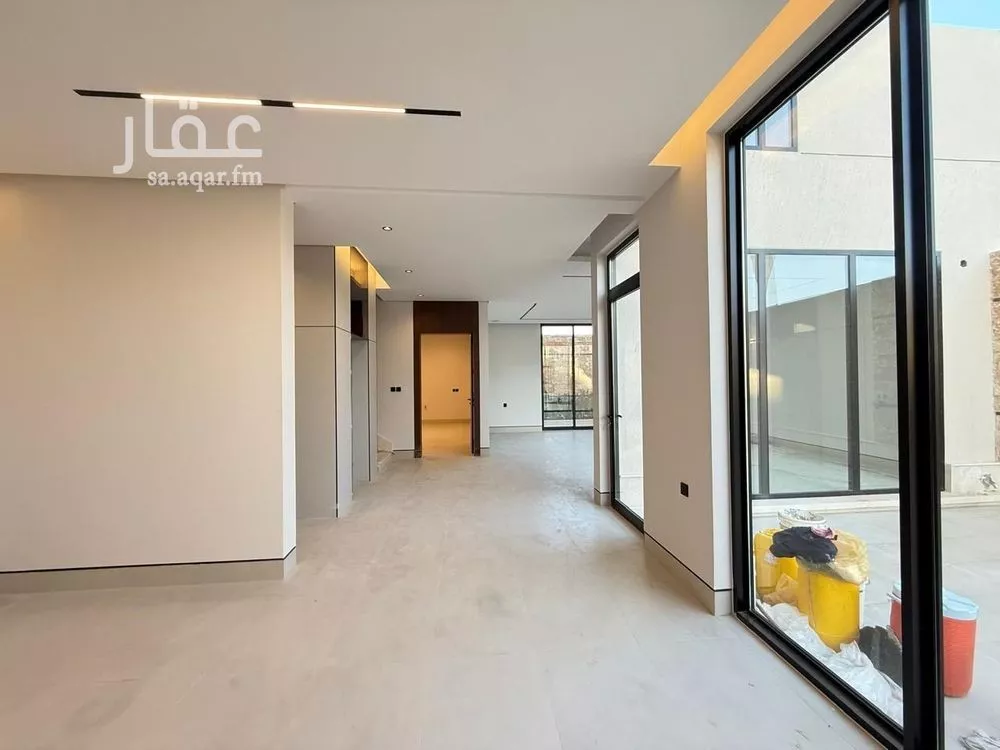 6 bedroom villa in Al Mahdiyyah 2