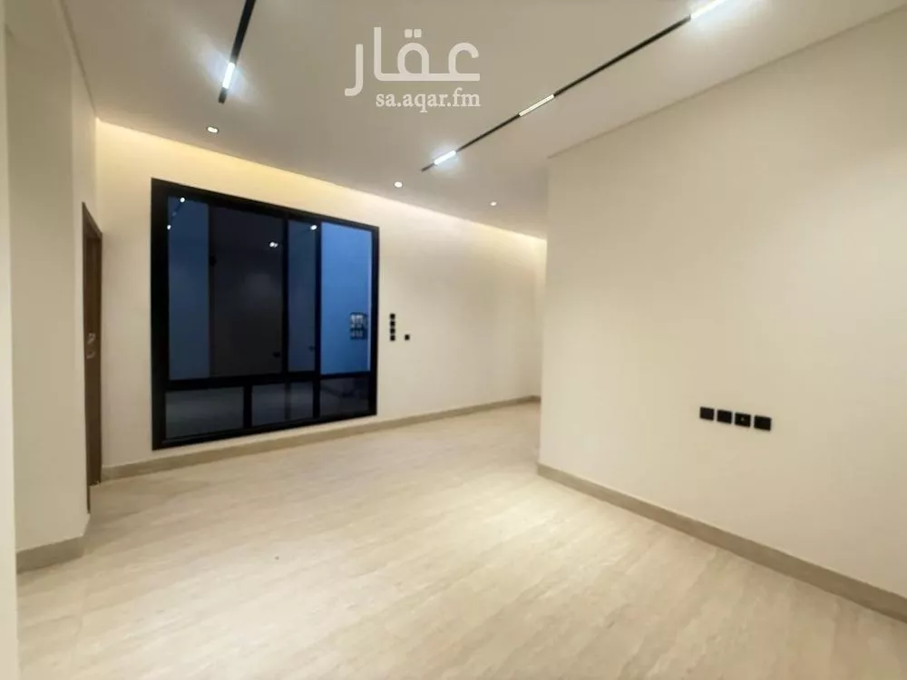 5 bedroom villa in Al Mahdiyyah 3