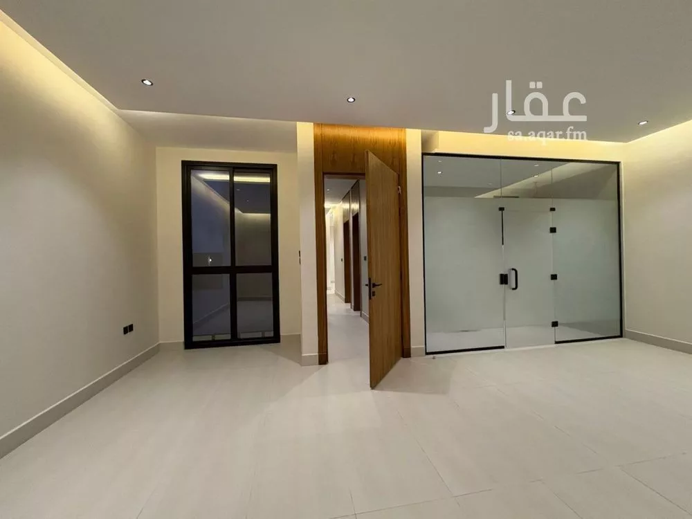 5 bedroom villa in Al Mahdiyyah 12