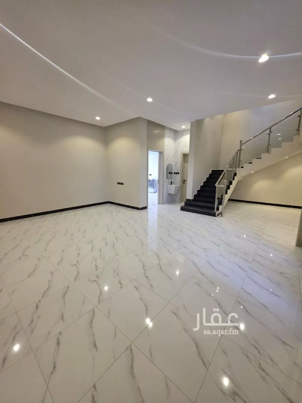6 bedroom villa in Dhahrat Laban 10