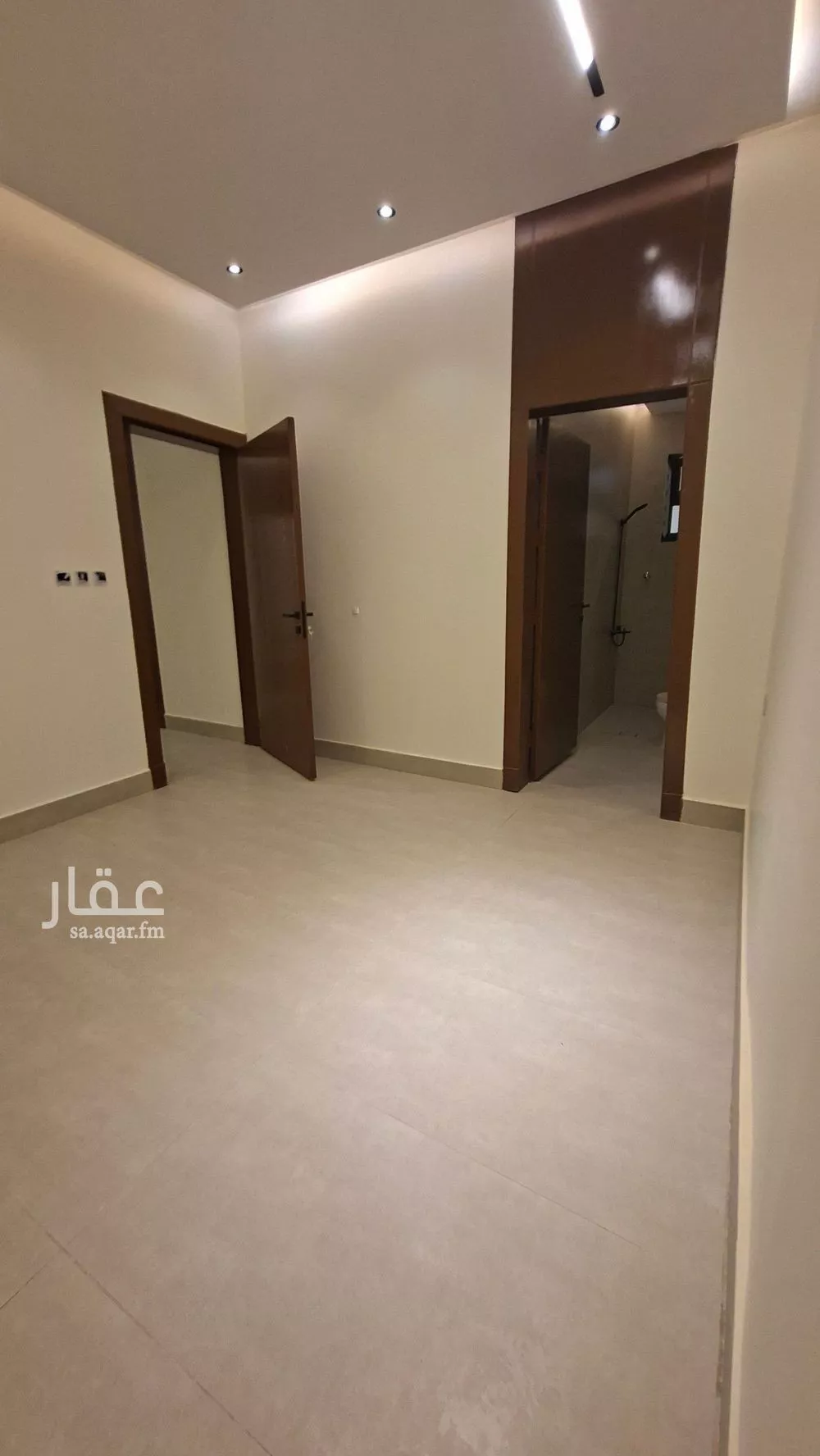 فيلا 7 غرف في عكاظ 7
