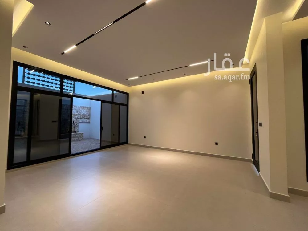 6 bedroom villa in Al Mahdiyyah 24