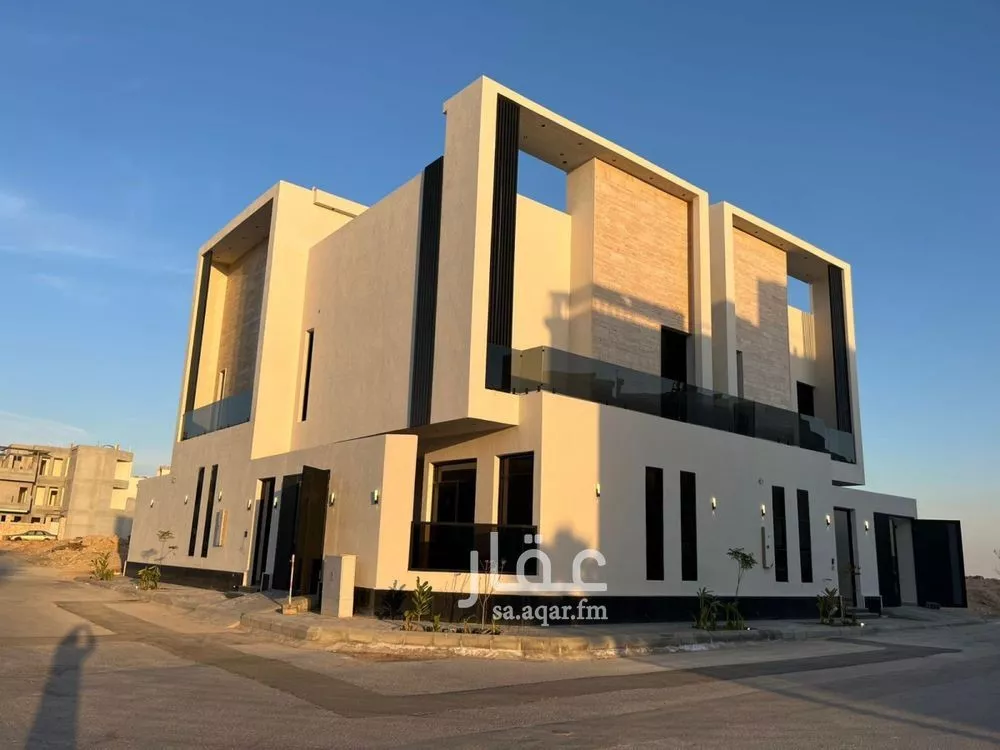 5 bedroom villa in Al Mahdiyyah 2