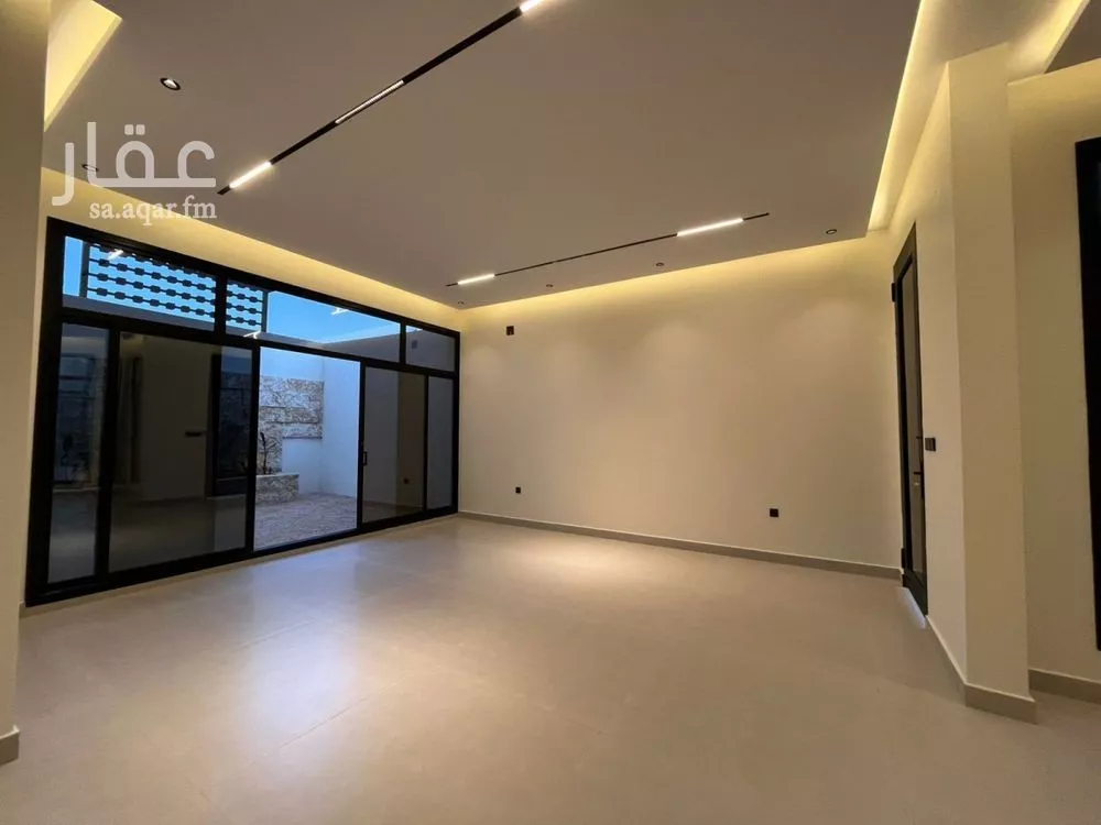 5 bedroom villa in Al Mahdiyyah 8
