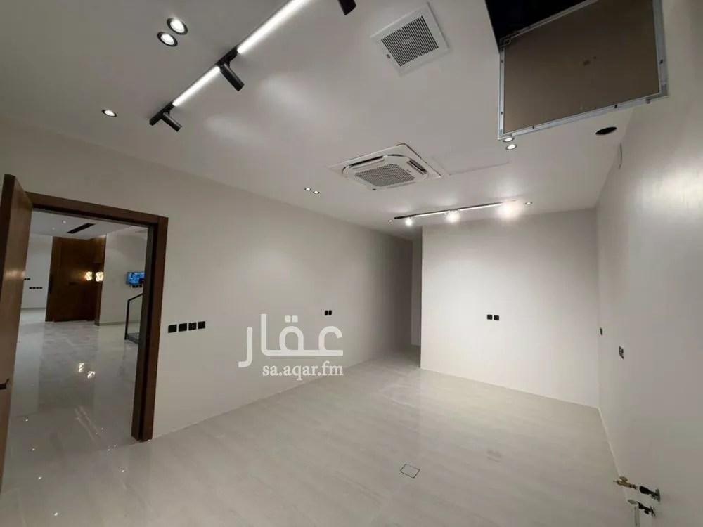 6 bedroom villa in Al Mahdiyyah 18