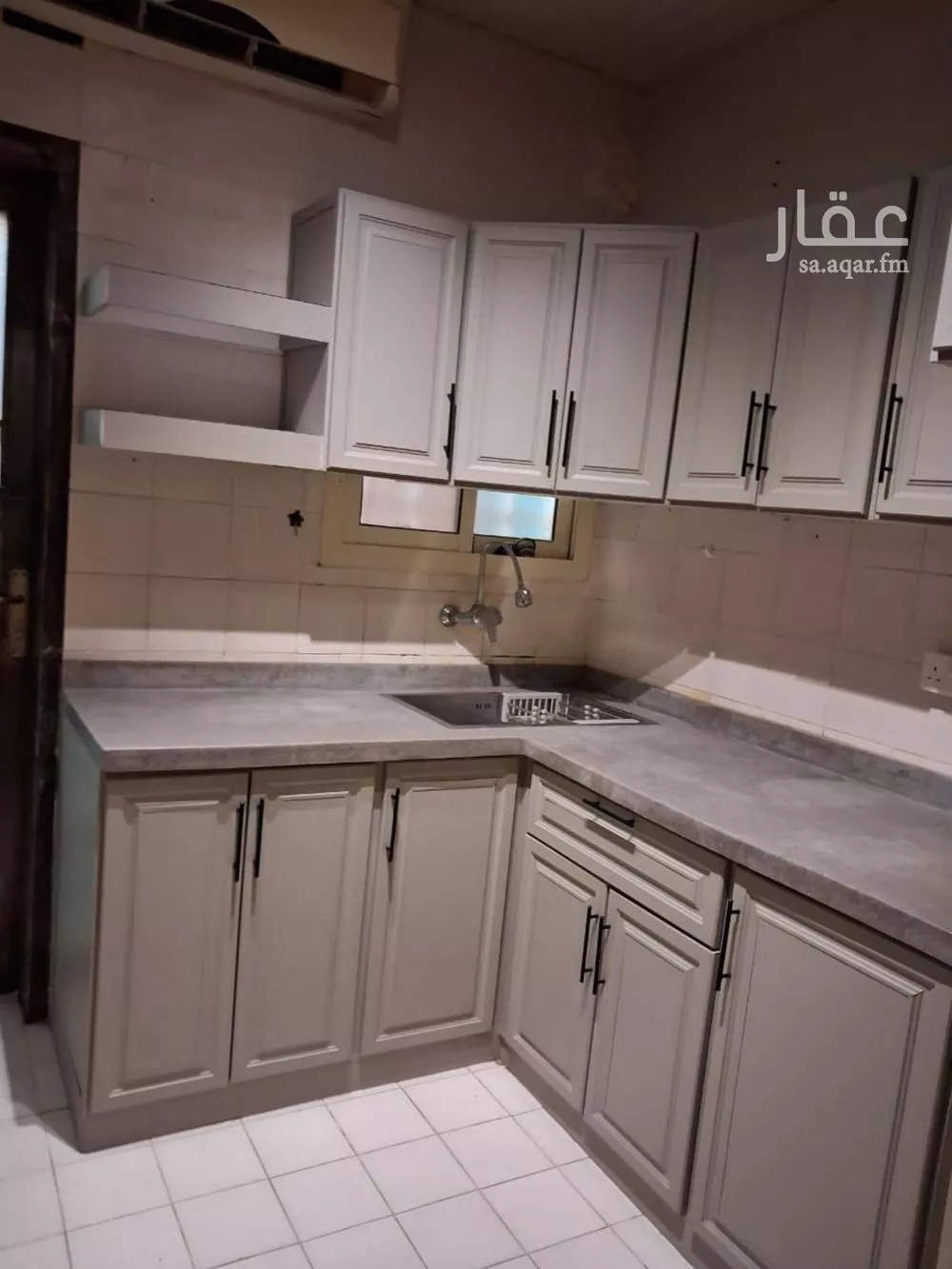 شقة 3 غرف في المغرزات 3