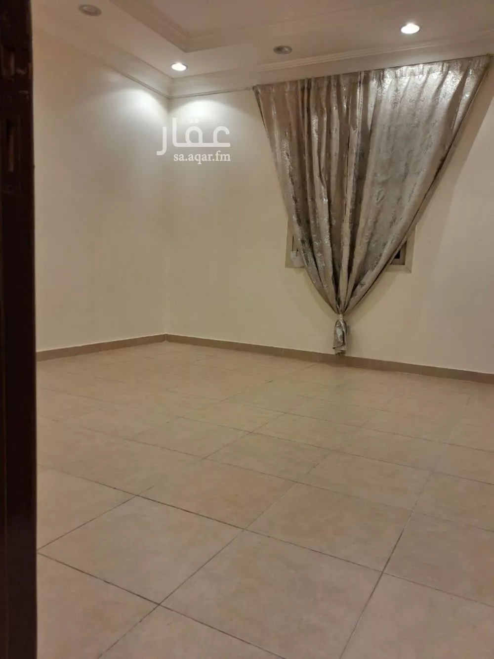 شقة 3 غرف في المغرزات 7