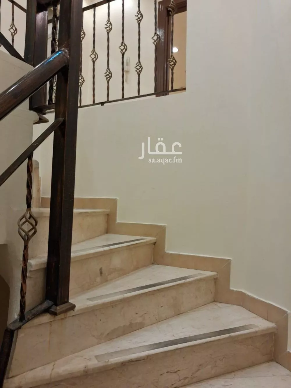 شقة 3 غرف في المغرزات 10