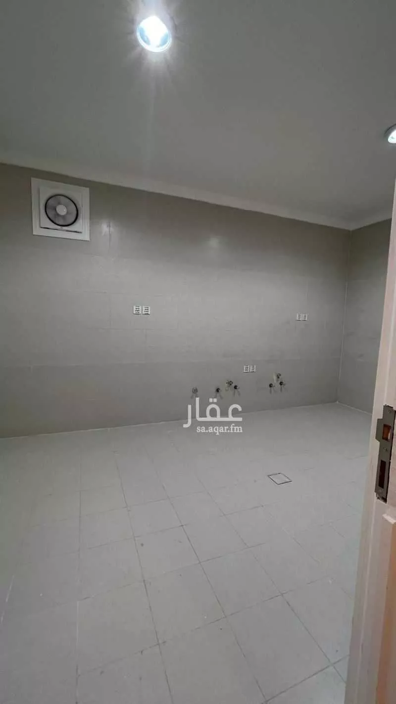 4 bedroom apartment in Al Salamah 7