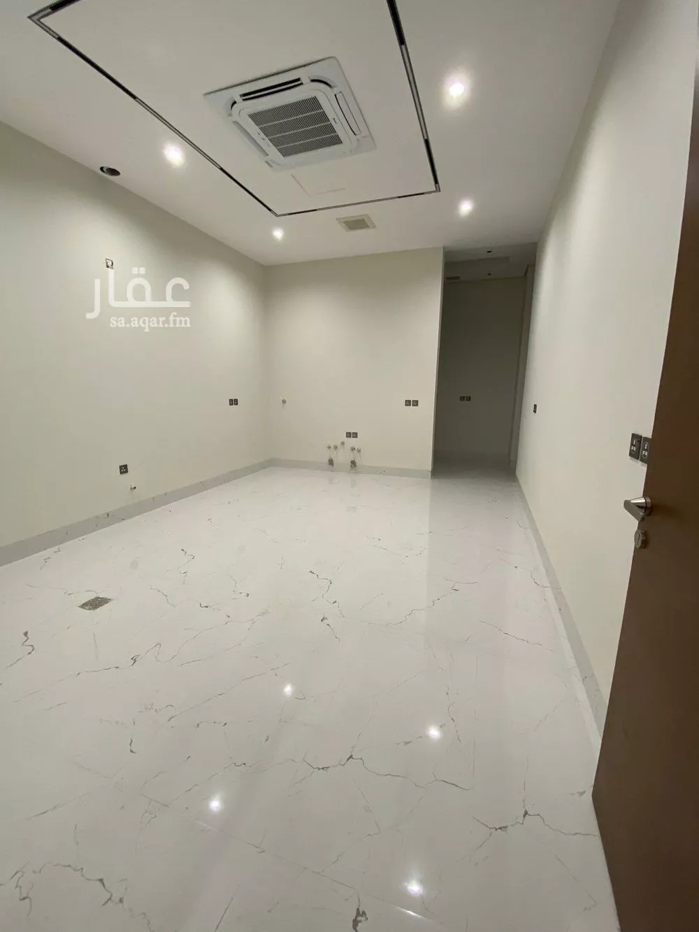 5 bedroom villa in Al Mahdiyyah 16