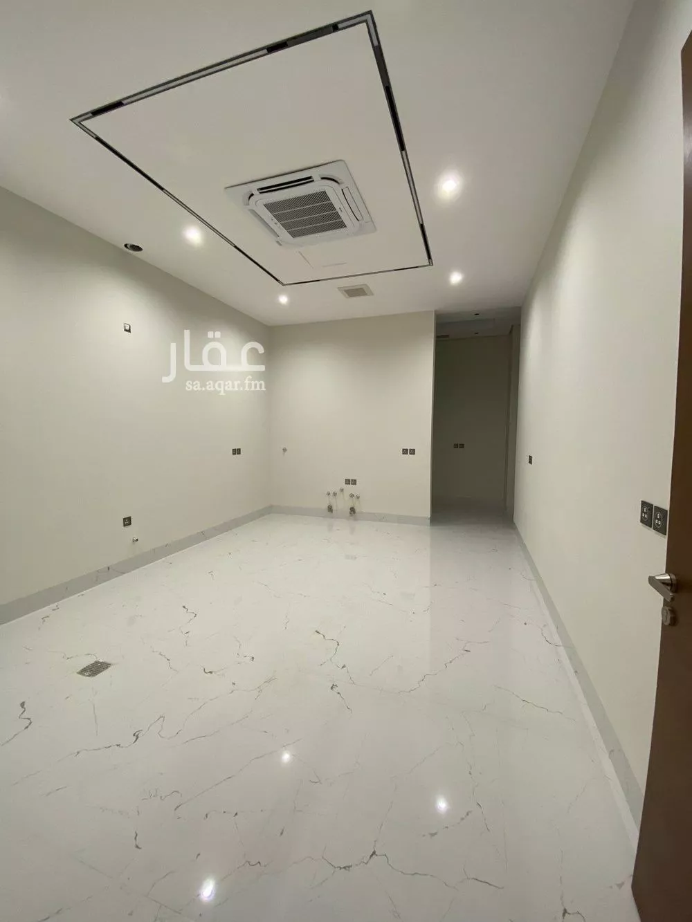 5 bedroom villa in Al Mahdiyyah 4