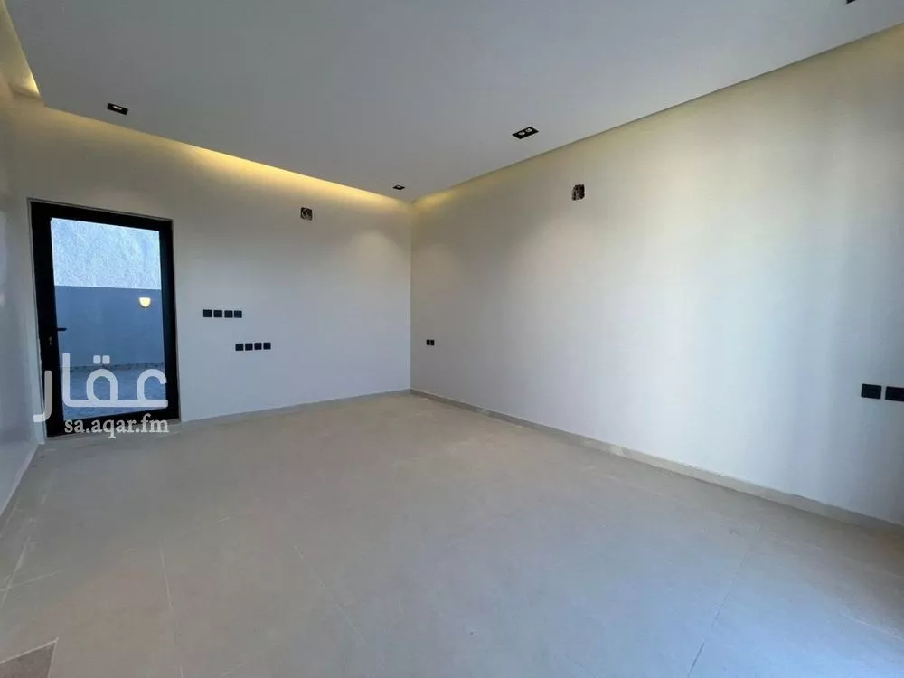 4 bedroom villa in Al Mahdiyyah 23