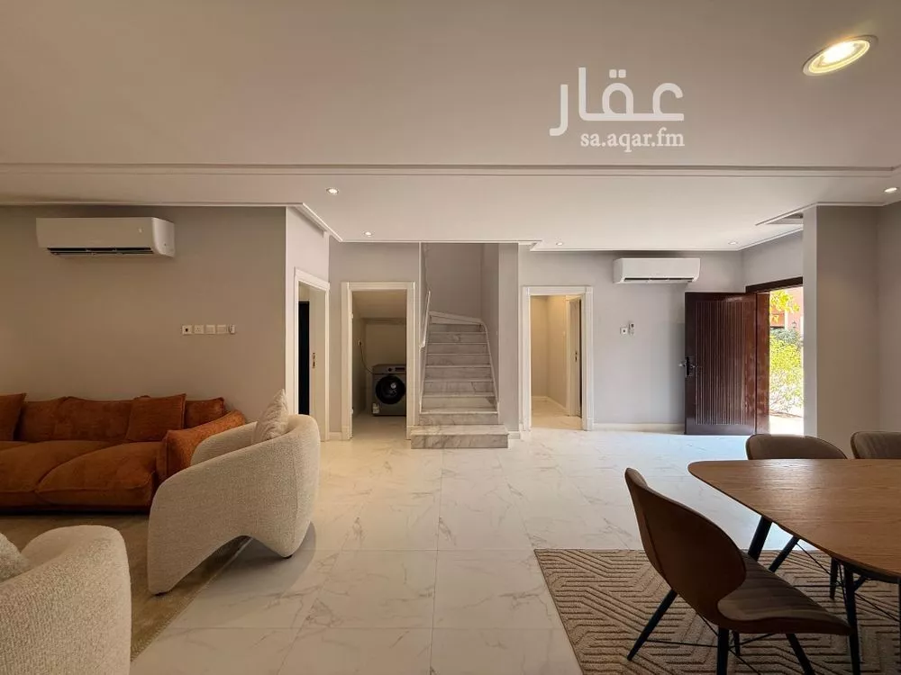 فيلا 3 غرف في النخيل 9