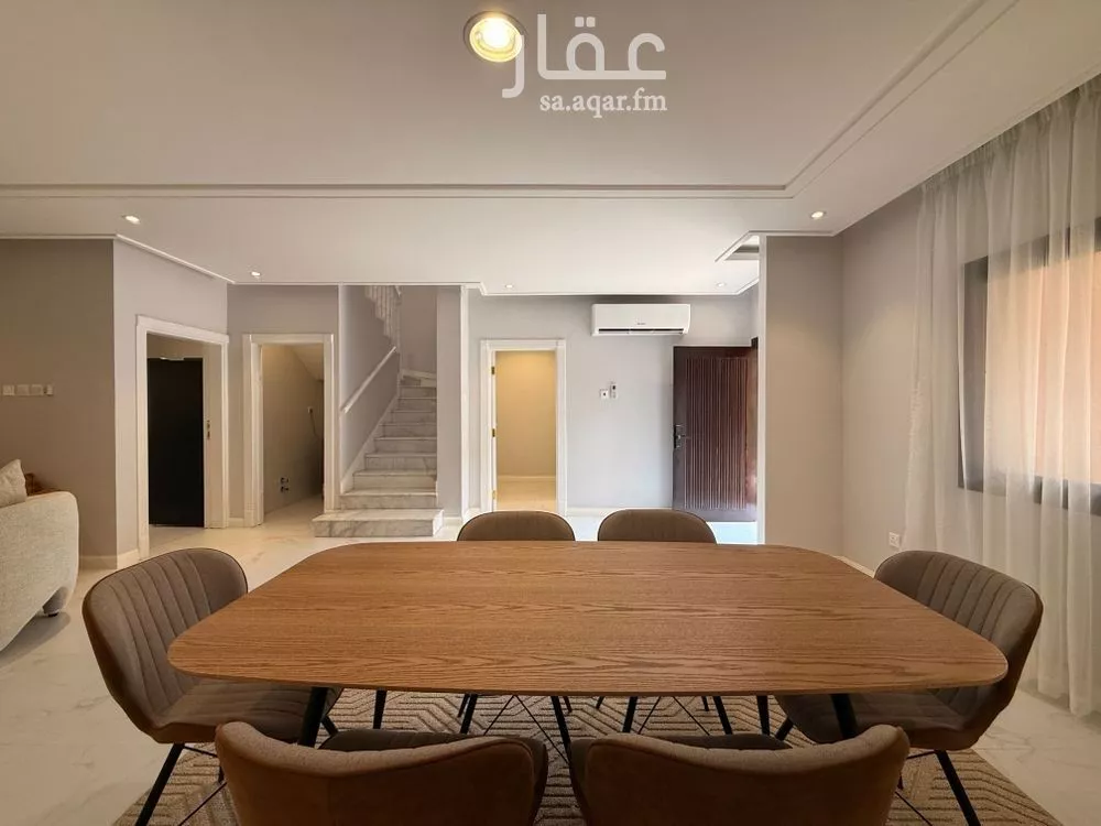 فيلا 3 غرف في النخيل 10